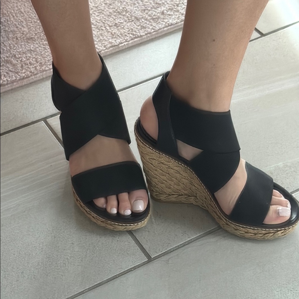 Stuart Weitzman 7 Black Wedge Sandals